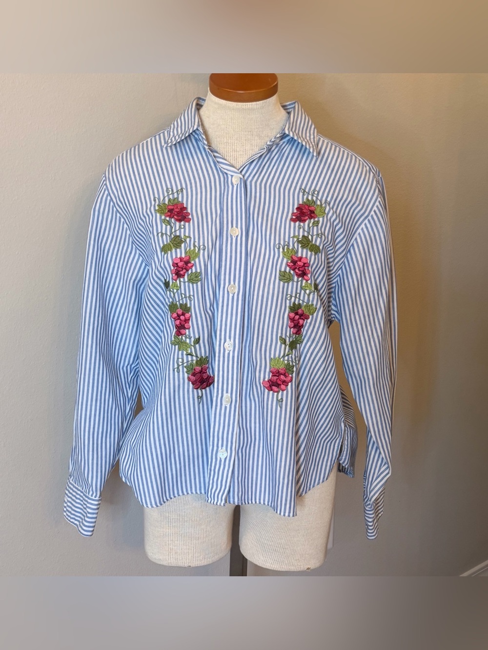 Vintage Bon Worth long sleeve striped button-down embroidered grapes